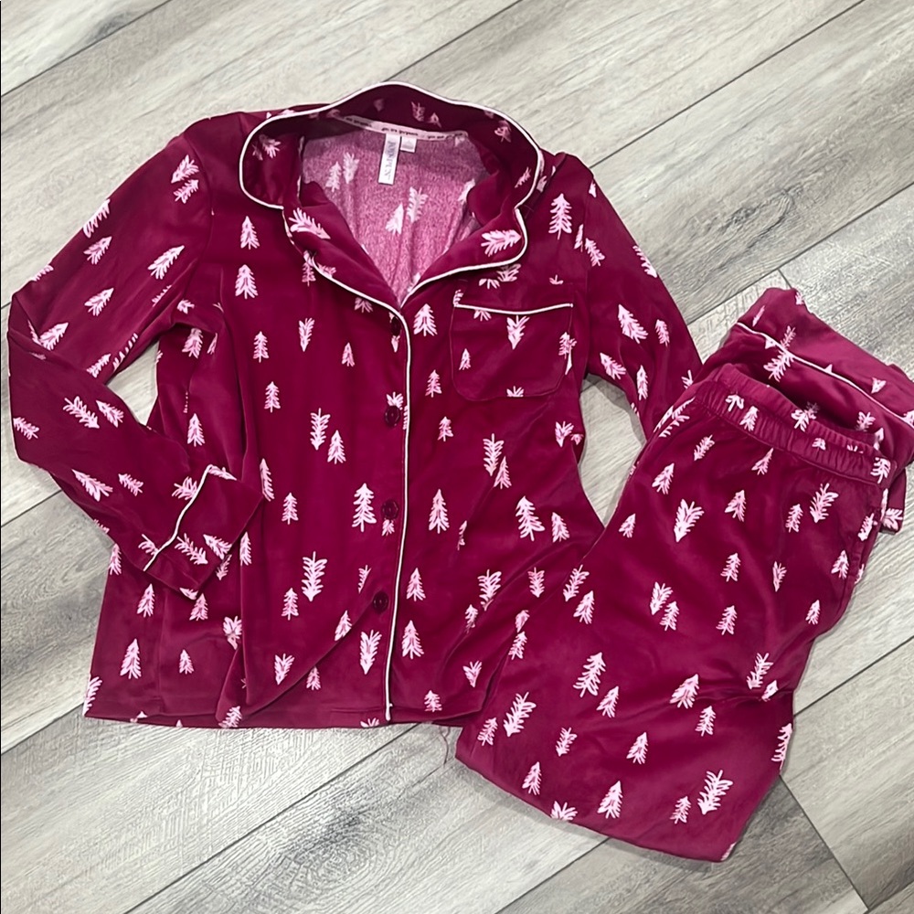 Festive & super soft PJ set!